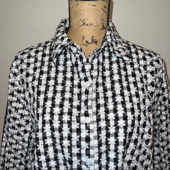 SnoSkins Black and White Button up Top XL - Picture 2 of 13